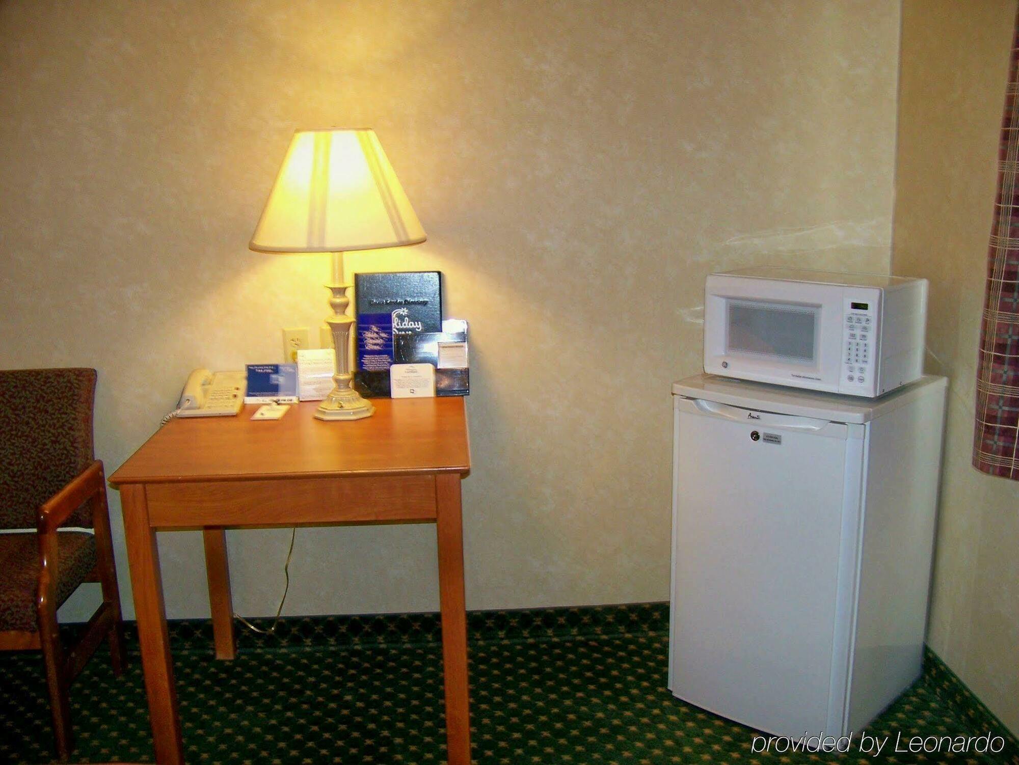 Holiday Inn Express Hotel & Suites Charlotte By Ihg Exteriör bild