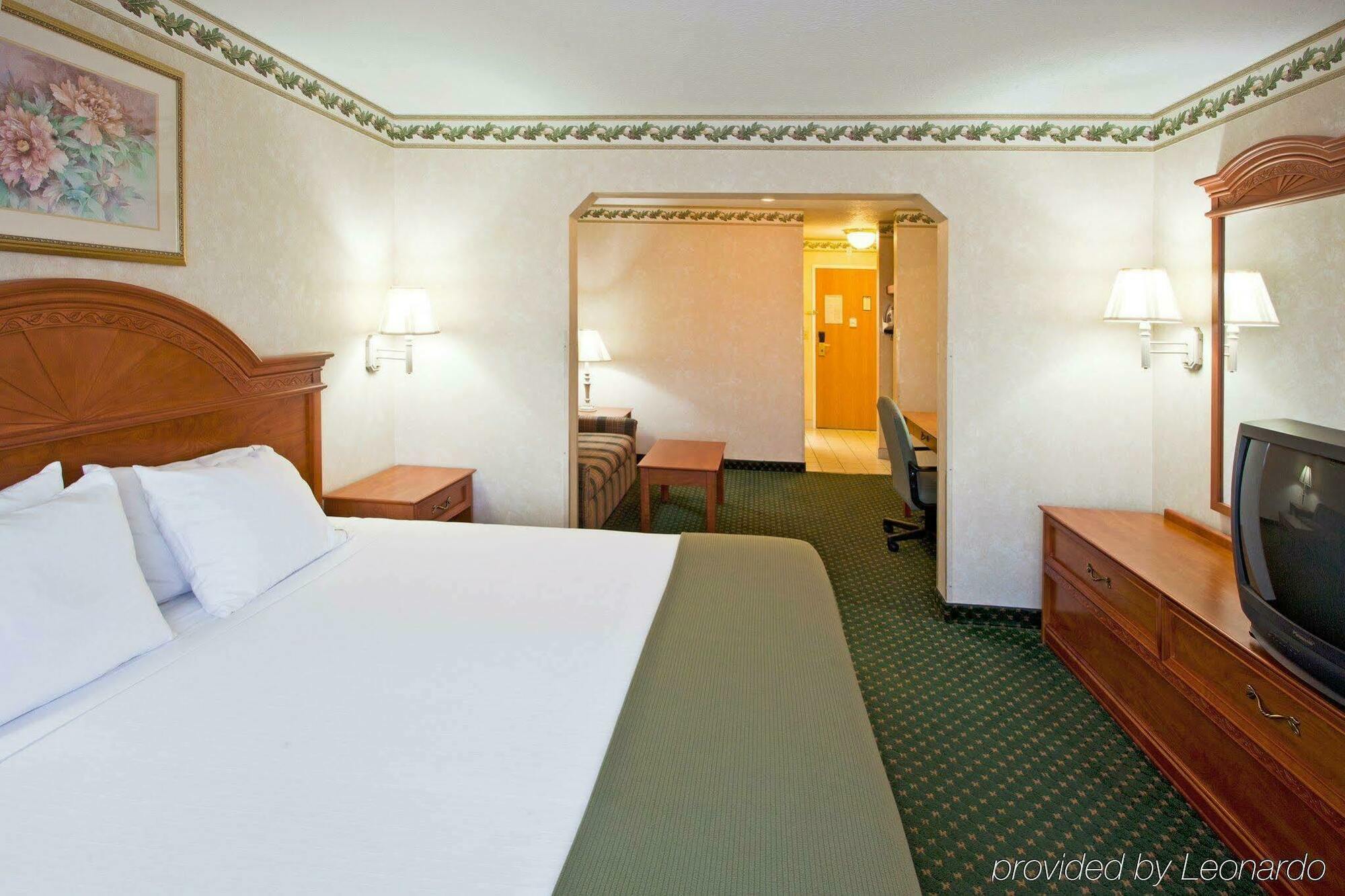 Holiday Inn Express Hotel & Suites Charlotte By Ihg Exteriör bild